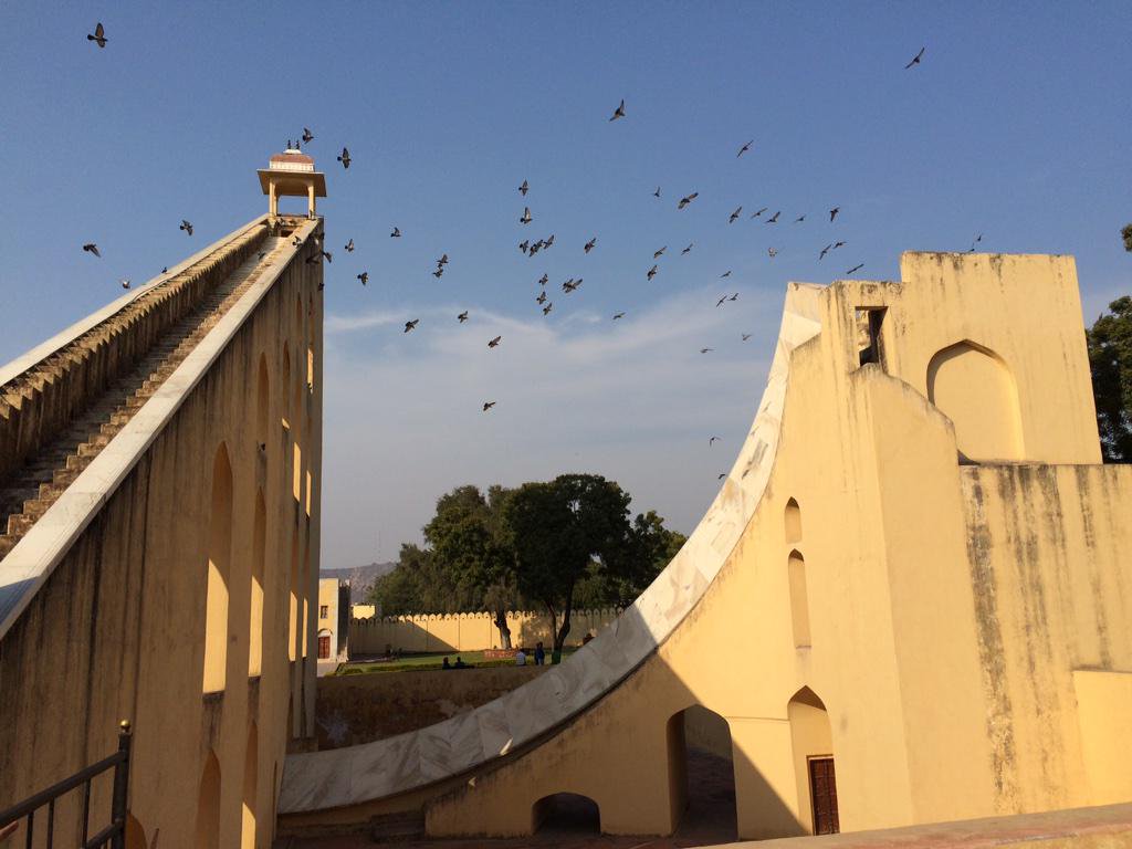 90' tall sundial accurate to 2 seconds. Flock of birds. A nearby mosque is calling the faithful to prayer. http://t.co/LgMLRq3t6D