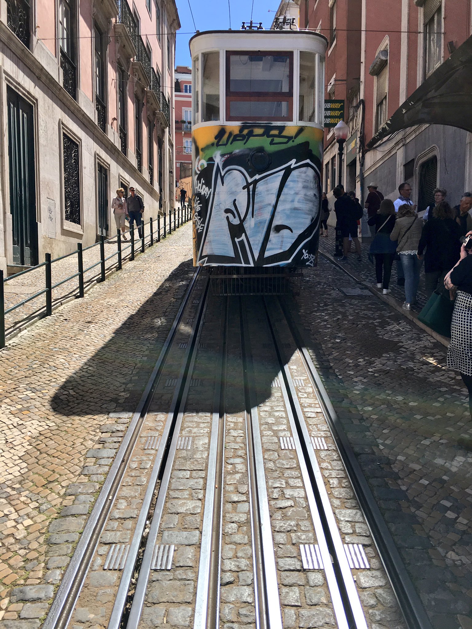 Don't have room for two parallel funicular tracks with cable? Overlap them. https://t.co/lO5WVTMqo4