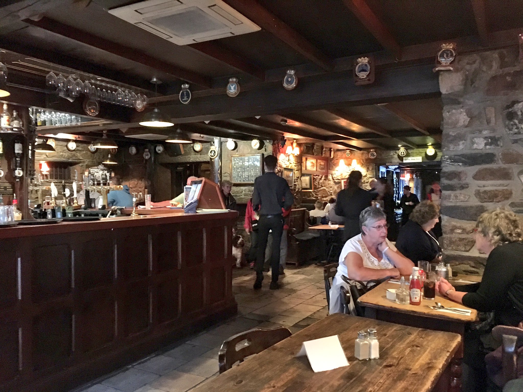 George Hotel bar/resto, Inverary. https://t.co/54WPHwfGyZ