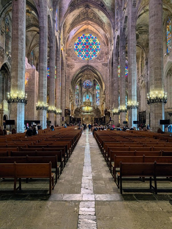 The central nave with rose window