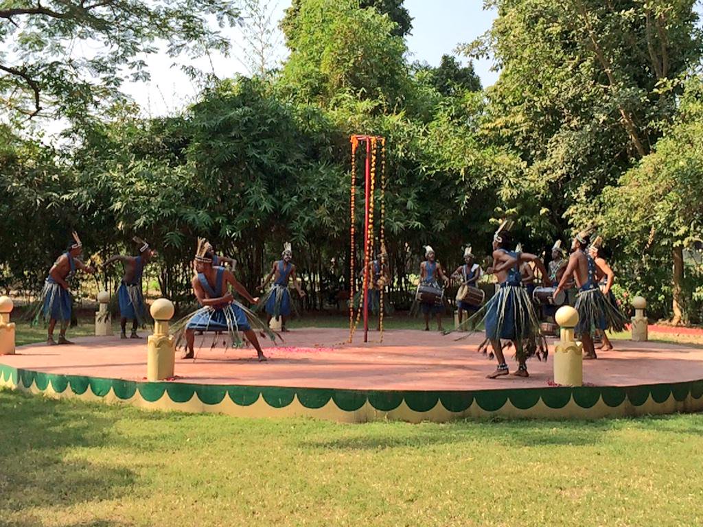 An ecstatic Sufi dance and drumming performance by Indians of African ancestry. Overhead giant fruitbats are flying. http://t.co/8DCsXyRnDU